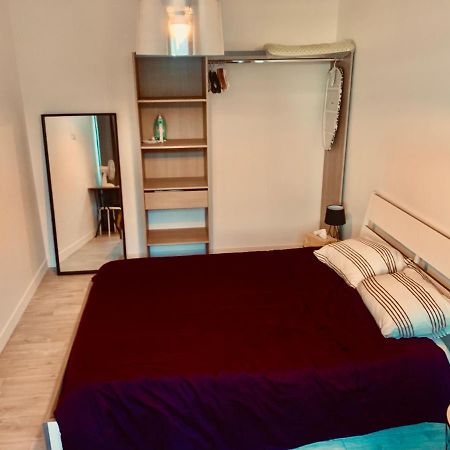 Superbe Appartement En Hyper Centre De Charleville Екстериор снимка