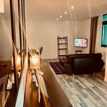 Superbe Appartement En Hyper Centre De Charleville Екстериор снимка
