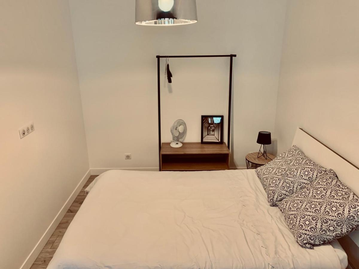 Superbe Appartement En Hyper Centre De Charleville Екстериор снимка