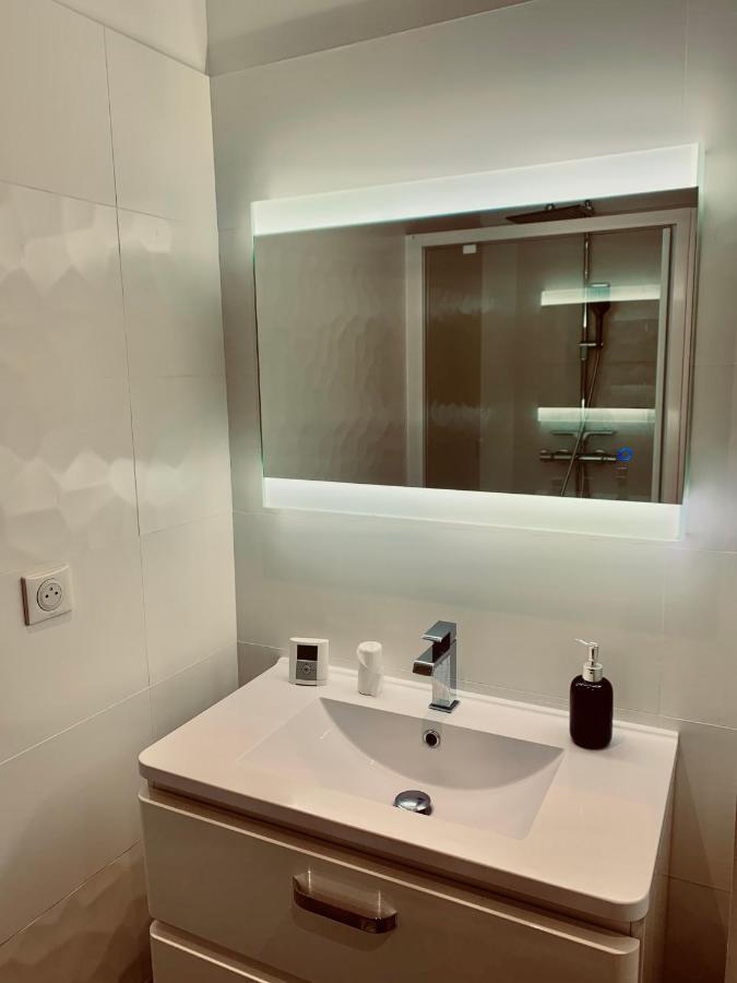 Superbe Appartement En Hyper Centre De Charleville Екстериор снимка